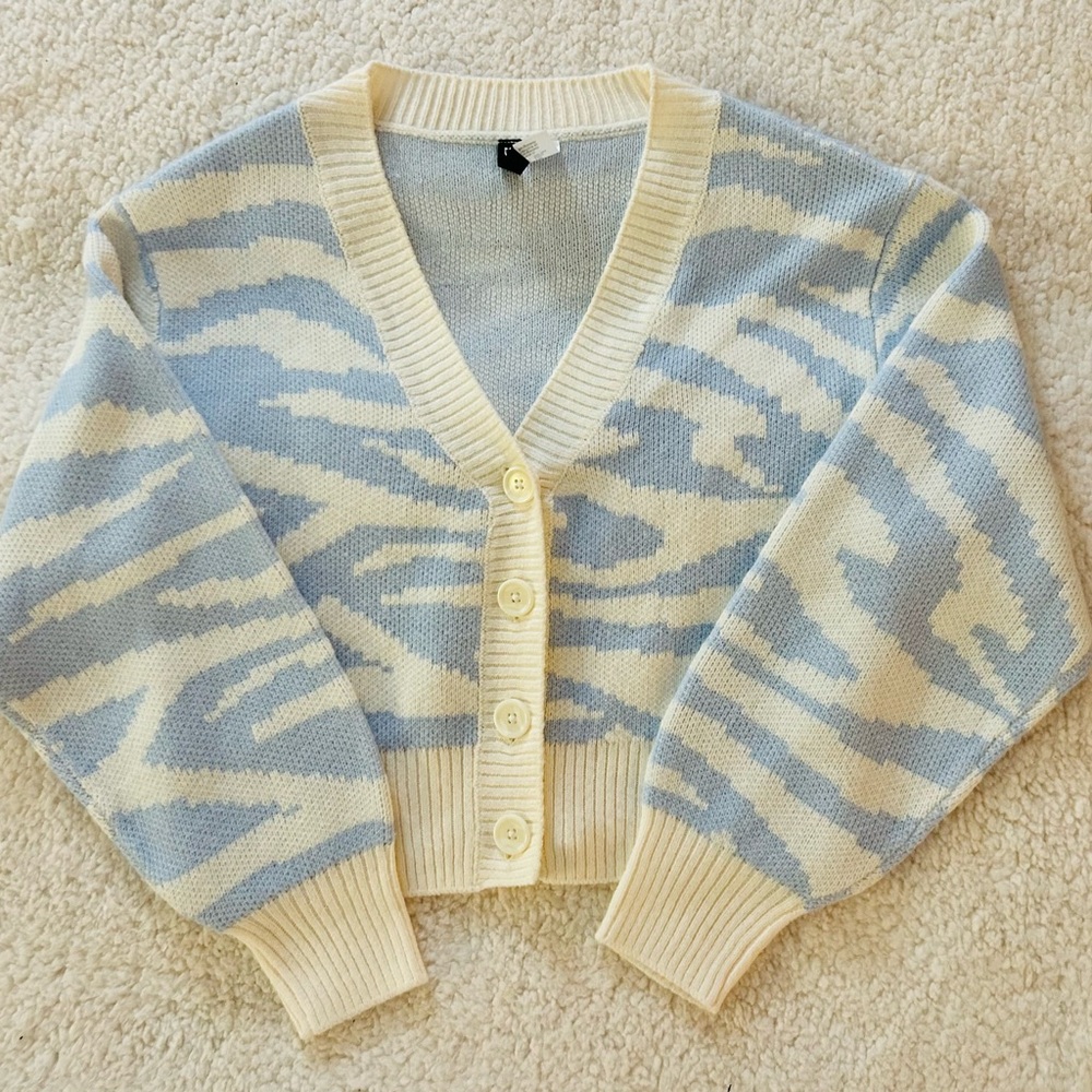 H&M DIVIDED Cream and Blue Patterned Women's Sweater